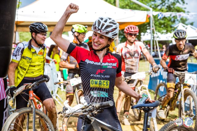 Gaia Ravaioli felicissima al traguardo dei Mondiali 24h MTB WEMBO