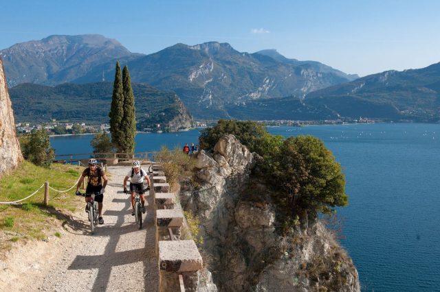 La Ponale è il sentiero più famoso e frequentato del Garda Trentino (Photo Garda Trentino Spa)