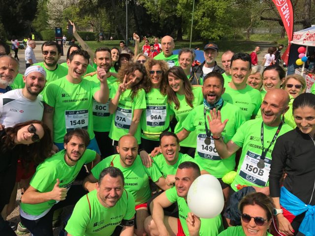 UN GRUPPO DI SOSTENITORI ALLA MILANO MARATHON 2017 UN GRUPPO DI SOSTENITORI ALLA MILANO MARATHON 2017