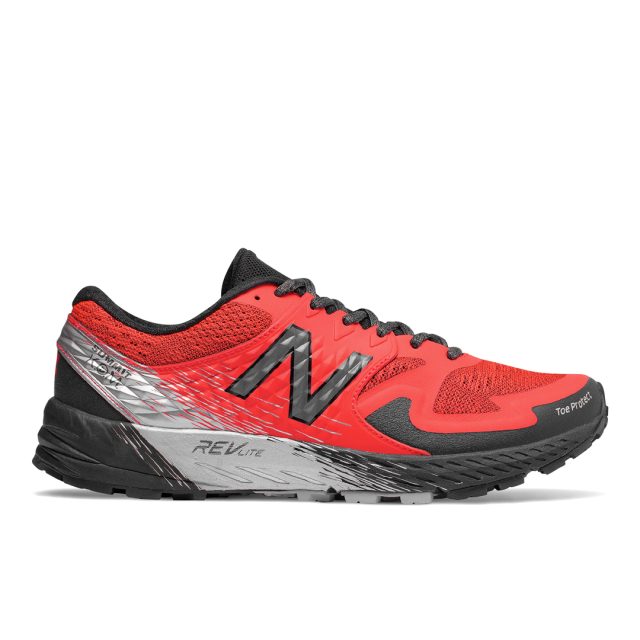 La New Balance Summit K.O.M. nella colortazione da uomo con suola Vibram Megagrip e intersuola REVlite