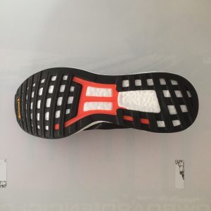 Continental, è l'azineda famosa nel mondo per la produzione di pneumatici performanti la principale "colpevole" del grande grip delle nuove adidas Adizero Boston 8. Continental, è l'azineda famosa nel mondo per la produzione di pneumatici performanti la principale "colpevole" del grande grip delle nuove adidas Adizero Boston 8.