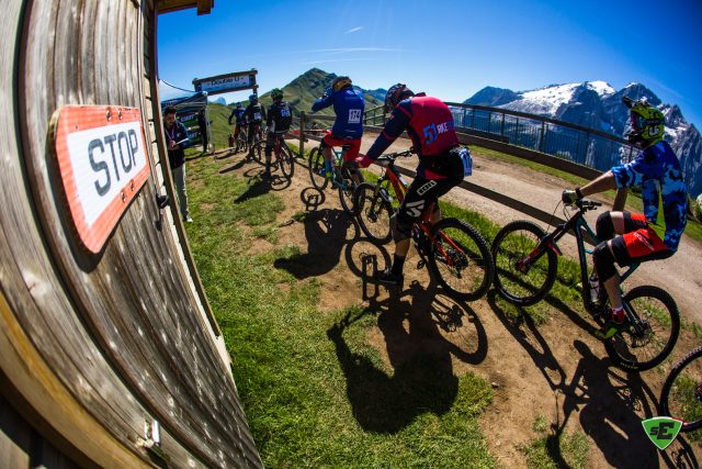 Al cancelletto di partenza del trail Double U