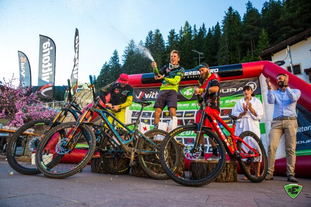 Matteo Raimondi festeggia la seconda vittoria consecutiva nel Superenduro
