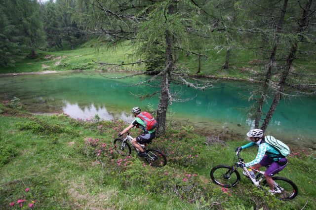 Suggestivo passaggio nei pressi del Lago delle Prese
