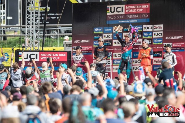 Il podio Elite Men alla UCI World Cup DH della Val di Sole