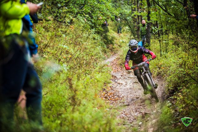 Vittorio Gambirasio vince la Calestano Superenduro sotto la pioggia