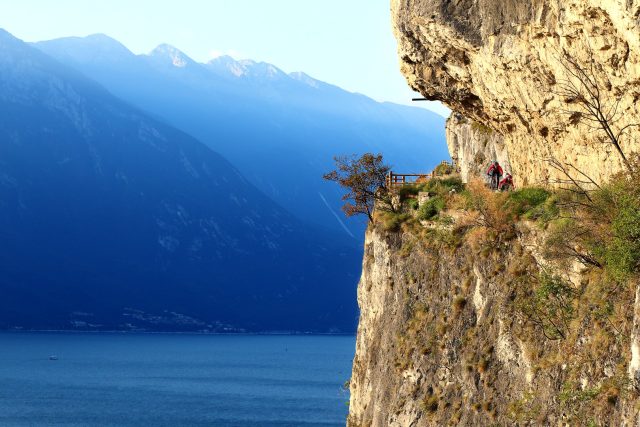 Florian Vogel e Markus Schulte-Lünzum a picco sul Lago di Garda