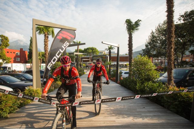 L'arrivo a Riva del Garda del team Focus