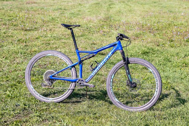 Specialized Epic Pro Carbon, la più recente versione dell'iconica biammortizzata per xc/marathon