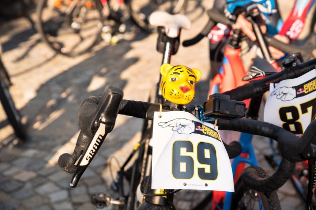 Lo spirito giusto per affrontare la Red Bull Finger Cross - foto: Photografen