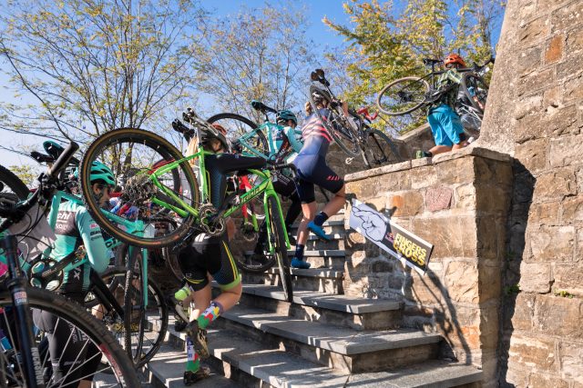 Si parte subito bici in spalla! - foto: Photografem