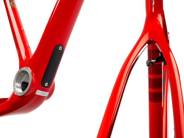 Supporto per trasmissioni elettroniche Shimano Di2 e per parafango posteriore