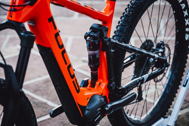 Focus punta in alto con la nuova eMTB Jam2 Carbon