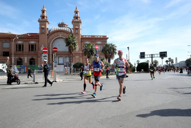 Storia, cultura, tradizione, tre elementi caratteristici della BARI21, la mezza pugliese raccoglie anno dopo anno sempre più consensi. Storia, cultura, tradizione, tre elementi caratteristici della BARI21, la mezza pugliese raccoglie anno dopo anno sempre più consensi.