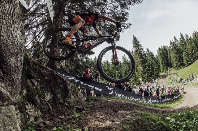Jordan Sarrou vola con la sua BH Lynx XC a Lenzerheide - foto: Bartek Wolinski/Red Bull Content Pool