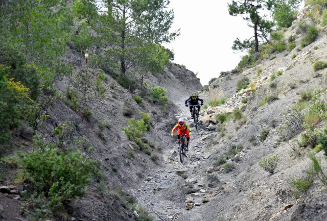 Una via di mezzo tra un'enduro tradizionale e una DH Marathon