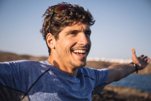 UN SORRISO A 32 DENTI PER ALESSANDRO FABIAN, NEO ACQUISTO DI SKECHERS UN SORRISO A 32 DENTI PER ALESSANDRO FABIAN, NEO ACQUISTO DI SKECHERS