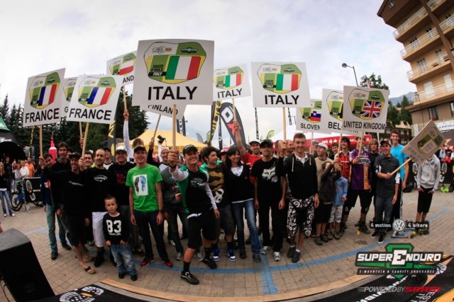 Altro salto indietro nel tempo, all'Enduro delle Nazioni 2011 corso a Sauze d'Oulx, con il Team Italia in primo piano