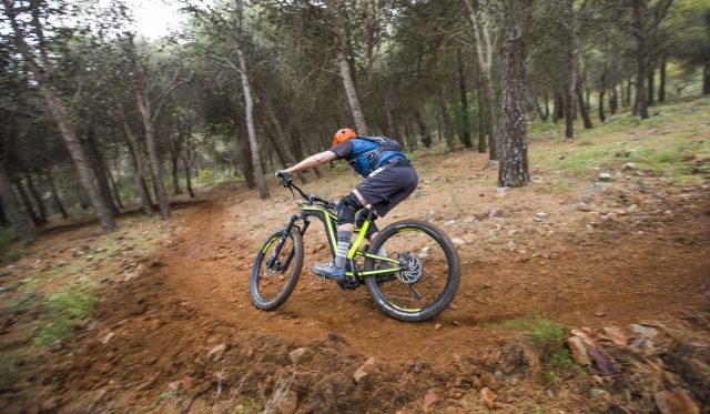 A tutta sulla DH Cortfuegos, impegnativa pista dal fonto inconsistente