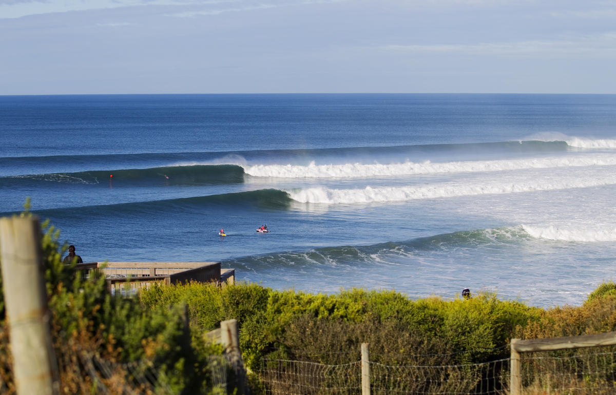 Photo of Australia: The curtain opens at Rip Curl Pro Bells Beach