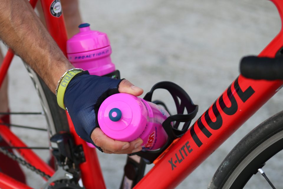 RaceOne Kela, il portaborraccia versatile - 4ActionSport