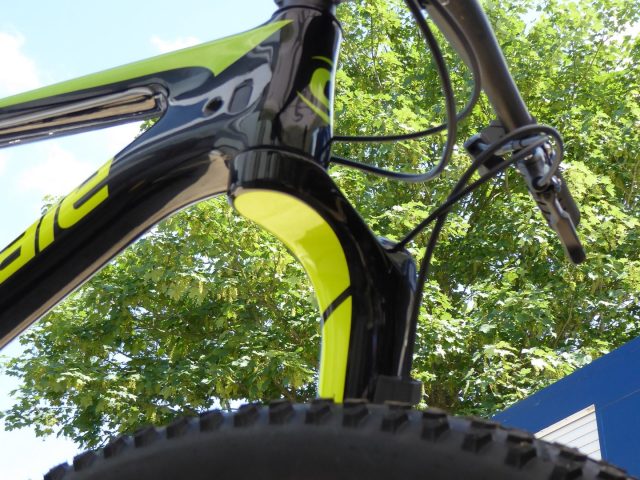 Front End della nuova F-Si con l'impressionante testa monopiastra della forcella Lefty Ocho