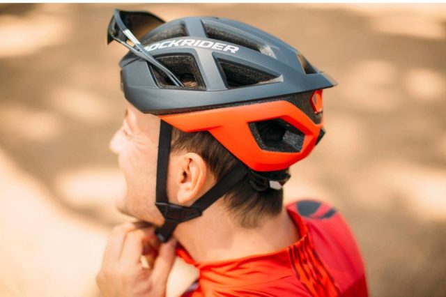 B'Twin veste il biker da capo a piedi con un occhio al portafoglio