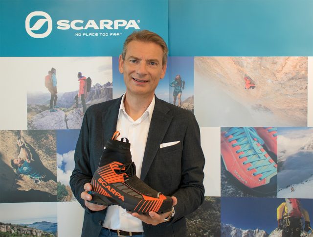 Era tempo di cambiare marcia – afferma Sandro Parisotto, presidente di SCARPA S.p.A. –. Abbiamo voluto così cercare una figura di primo piano in grado di accompagnare l’azienda verso un nuovo assetto organizzativo, adeguato a supportare la crescita in atto. Sempre restando presenti e importanti per il tessuto economico del territorio