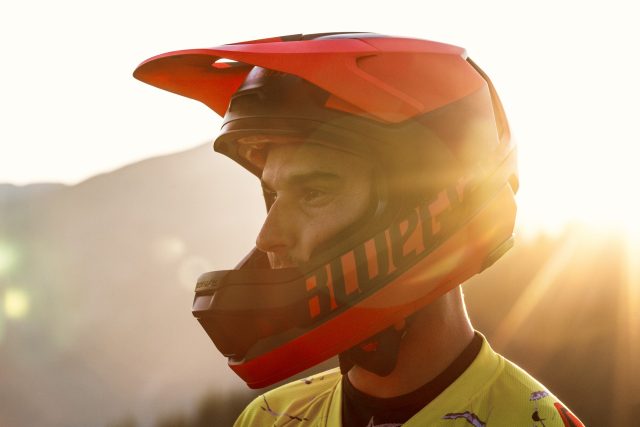 Alexandre Fayolle indossa il casco Bluegrass Legit Carbon