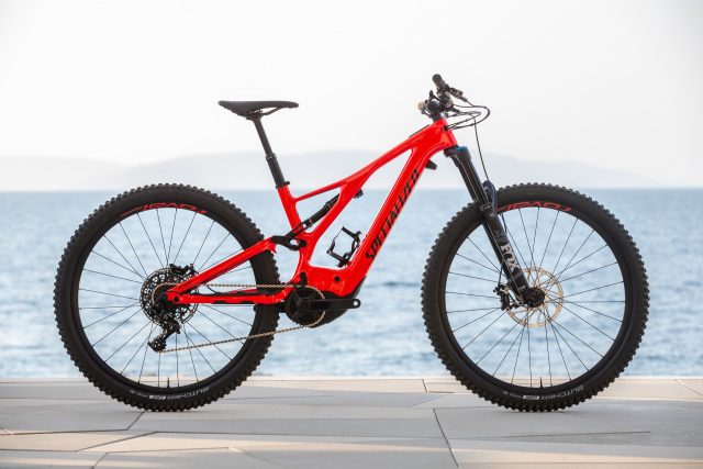 Nuova Specialized Turbo Levo con ruote da 29\
