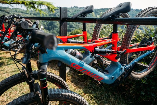 La nuova Turbo Levo pronta a essere strapazzata sui trail di ogni tipo