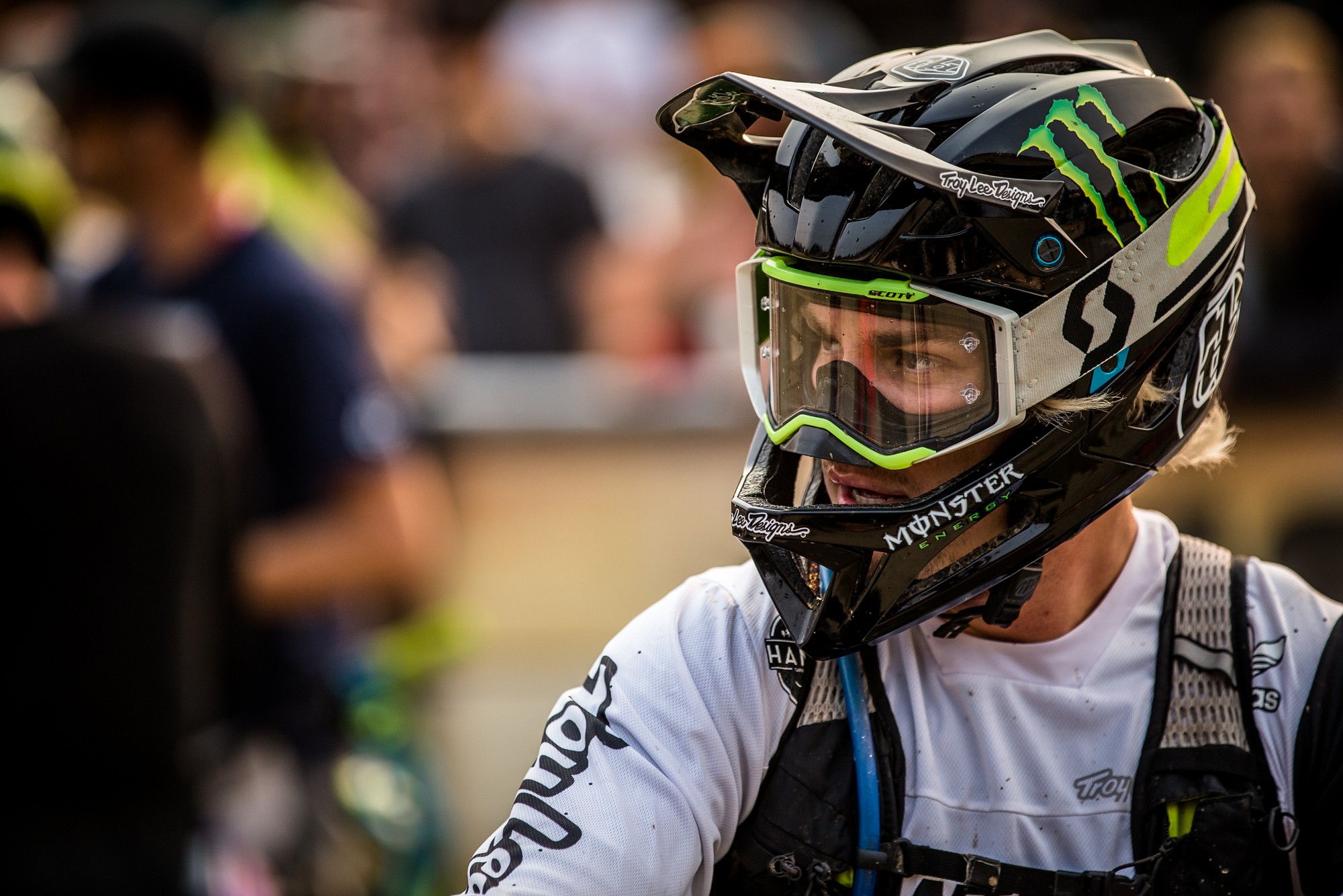 Troy Lee Designs Stage, nuovo casco integrale leggero e ventilato