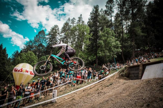 Una fase delle finali DH alla World Cup 2018 in Val di sole - foto: Claudio Foco