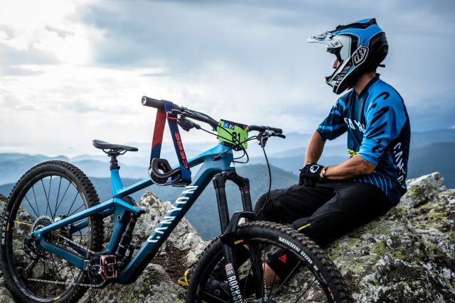 Relax prima di aprire il gas sui trail di Finale Ligure con la nuova Canyon Strive 2019