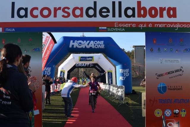 Alessandra Olivo, vittoriosa nella Corsa della Bora al traguardo Alessandra Olivo, vittoriosa nella Corsa della Bora al traguardo