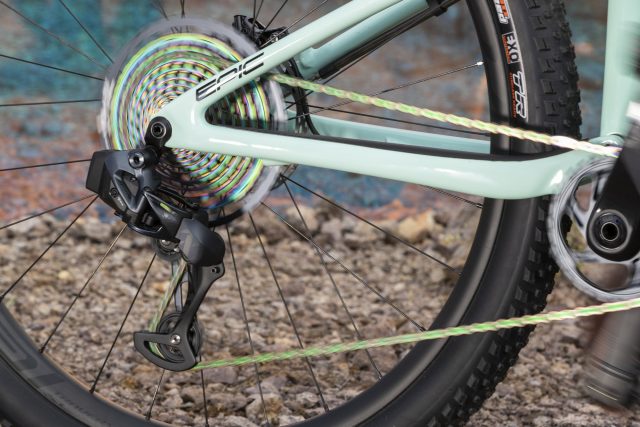 SRAM Eagle AXS, la cambiata elettronica senza fili applicata alla MTB