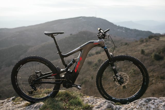 BH AtomX Carbon