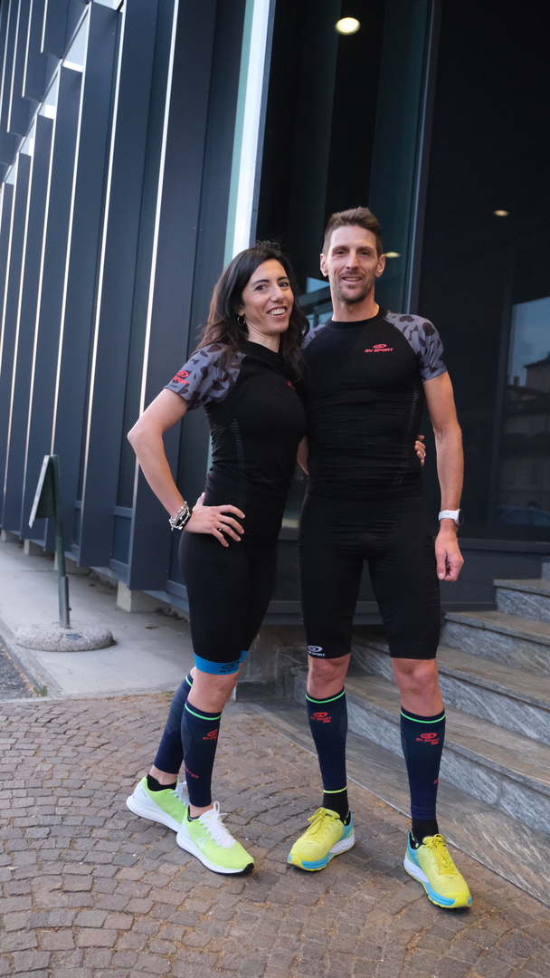 Da sx, KAren Pozzi incompagnia del fortissimo triatleta Alessandro Degasperi, special guest d'eccezione e atleta BV SPORT Da sx, KAren Pozzi incompagnia del fortissimo triatleta Alessandro Degasperi, special guest d'eccezione e atleta BV SPORT