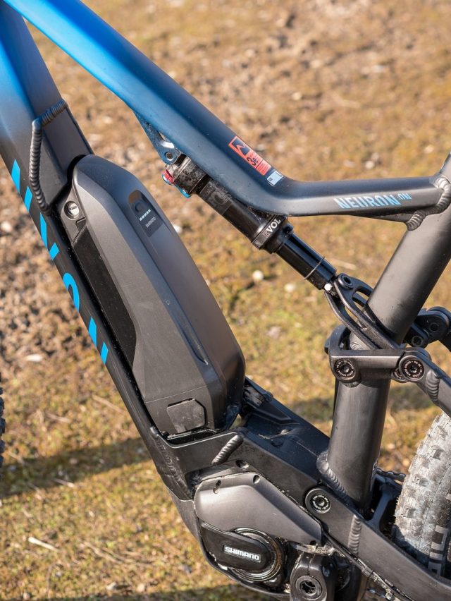 Il cuore della NeuronON 7.0: motore Shimano Steps E8000 da 250 W e batteria da 504 Wh