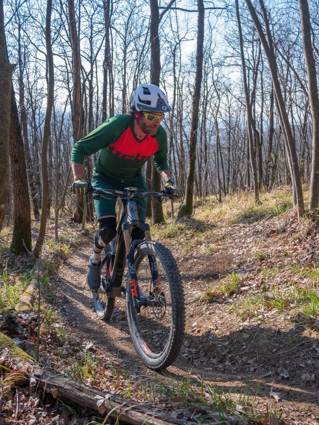 Questa Lapierre eZesty AM è una eBike molto piacevole da pedalare e guidare anche in salita