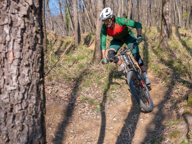 Il feeling è quello di una all-mountain/enduro tradizionale, anche e soprattutto sui sentieri flow