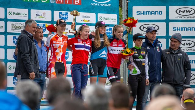 Il podio della gara Junior Femminile: al centro la vincitrice Mona Mitterlwalner