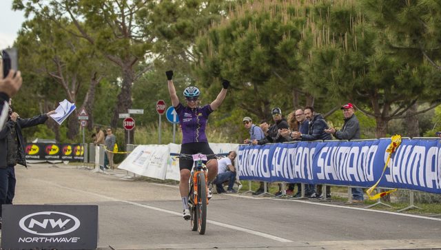 Arrivo in solitaria per Martina Berta alla Aprutium Race