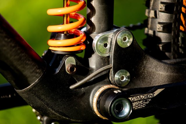FSA Gradient sul prototipo della Atherton Bikes da DH