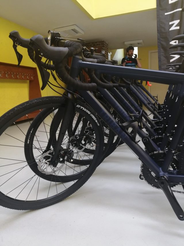 La flotta di bici Triban RC 520 al bike test organizzato al Parco di Monza