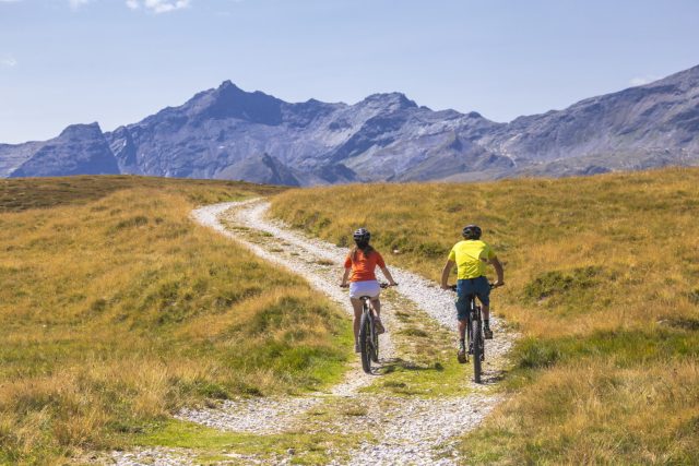 Pedalando lungo l'Anello degli Andossi