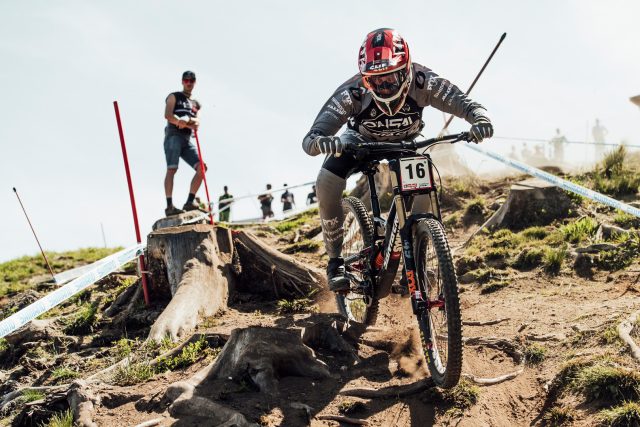 Greg Minnaar in formissima a Leogang, primo in qualifica e secondo in gara a un soffio da Bruni