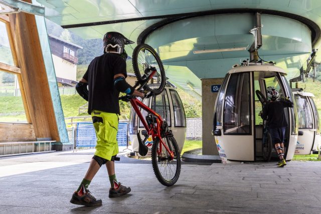 La Cabinovia Larici che serve il Bike Park di Madesimo