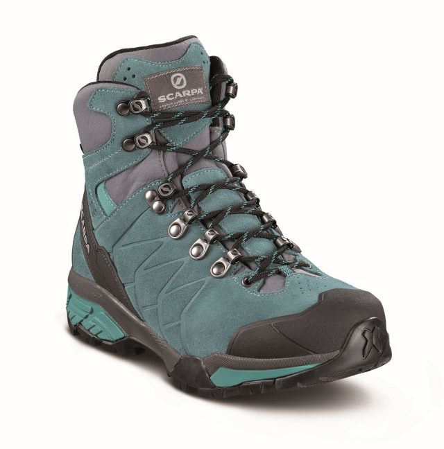 In foto la versione da donna del In foto il ZG TREK GTX nella versione da uomo, anche questa dotata di membrana in GORE-TEX In foto la versione da donna del In foto il ZG TREK GTX nella versione da uomo, anche questa dotata di membrana in GORE-TEX