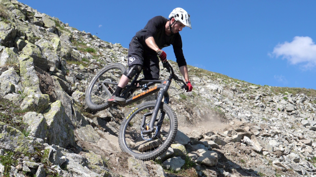 Ali Clarkson sul trail The Bomb di Carosello 3000 - Livigno
